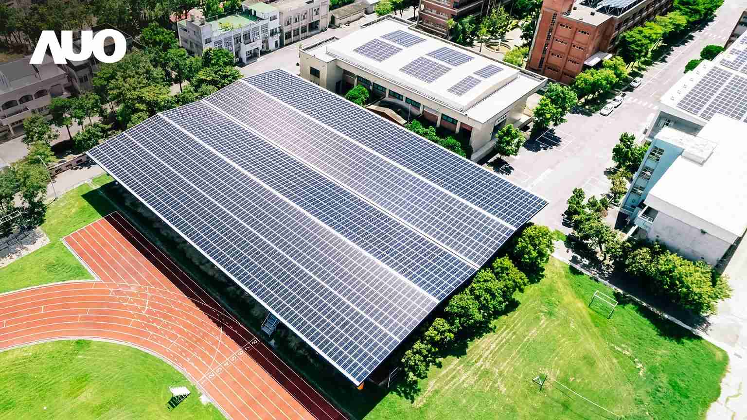 JDB电子SunSteel光电整合型浪板具备快速安装、、轻量化优势,,,,可提升15%发电效能,,通过国际IEC与台湾VPC认证安全、、、、防漏、、、、耐候标准